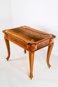 17th century writing desk in various woods (Reproduction)